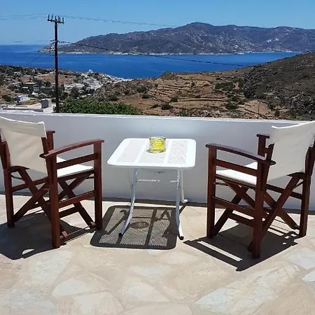 Traditional House With An Amazing Sea View - 펜션 Kímolos