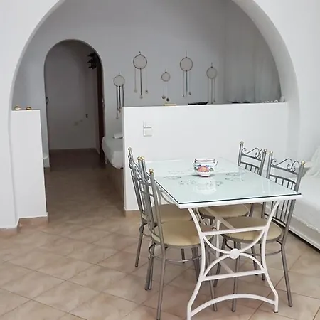 Traditional House With An Amazing Sea View - 펜션 Kímolos